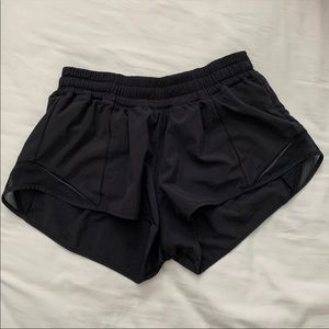Lululemon hotty hot shorts size 6